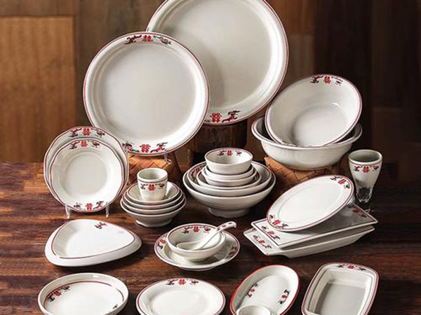 生活中使用密胺餐具的優(yōu)勢(shì)